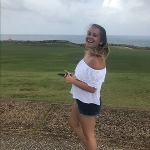 Meet your Posher, Melissa